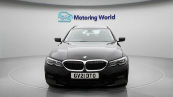BMW 3 Series 330E SE PRO