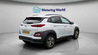 Hyundai KONA PREMIUM SE