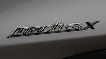 Ford Mustang Mach-E BASE