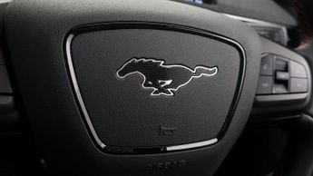 Ford Mustang Mach-E BASE