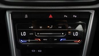 Volkswagen T-Roc LIFE TSI DSG