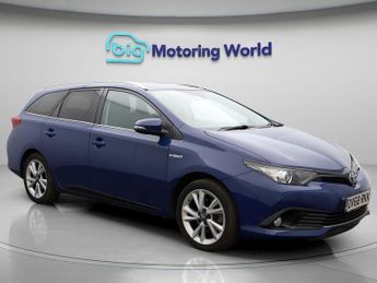 Toyota Auris VVT-I DESIGN TOURING SPORTS