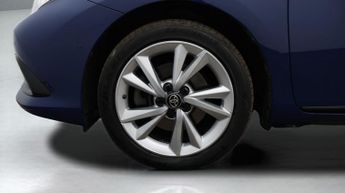 Toyota Auris VVT-I DESIGN TOURING SPORTS