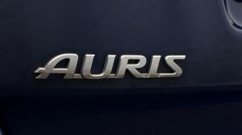 Toyota Auris VVT-I DESIGN TOURING SPORTS