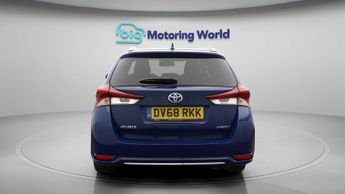 Toyota Auris VVT-I DESIGN TOURING SPORTS