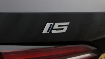 BMW i5 EDRIVE40 M SPORT