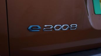 Peugeot E-2008 GT