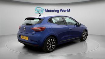 Renault Clio ICONIC E-TECH