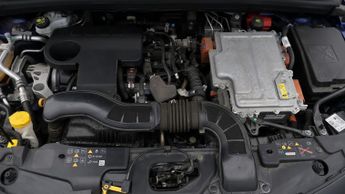 Renault Clio ICONIC E-TECH