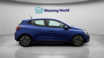 Renault Clio ICONIC E-TECH