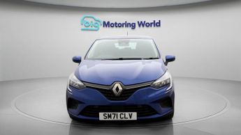 Renault Clio ICONIC E-TECH