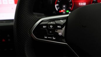 Volkswagen Golf R-LINE ETSI DSG