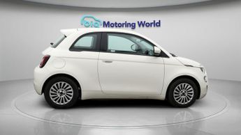 Fiat 500e ACTION