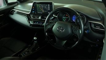 Toyota C-HR DYNAMIC