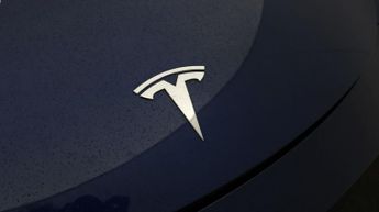 Tesla Model Y BASE