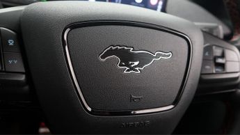 Ford Mustang Mach-E BASE