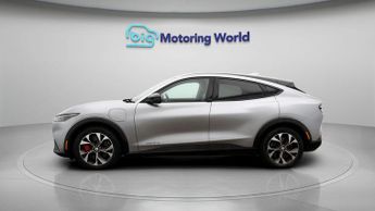 Ford Mustang Mach-E BASE