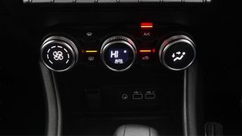 Renault Captur TECHNO E-TECH