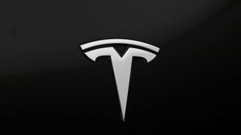 Tesla Model Y BASE