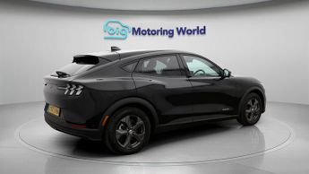 Ford Mustang Mach-E BASE