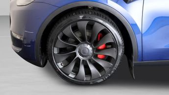 Tesla Model Y PERFORMANCE AWD