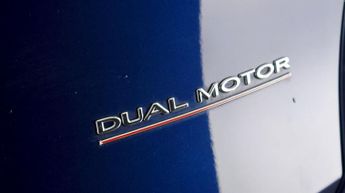 Tesla Model Y PERFORMANCE AWD