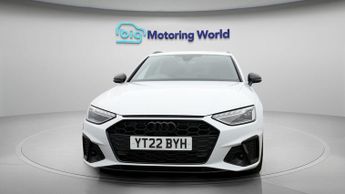 Audi A4 Avant AVANT TFSI S LINE BLACK EDITION