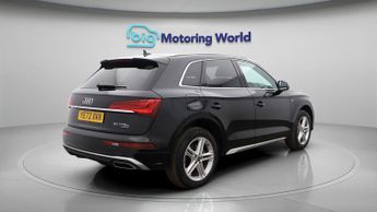 Audi Q5 TFSI E S LINE QUATTRO
