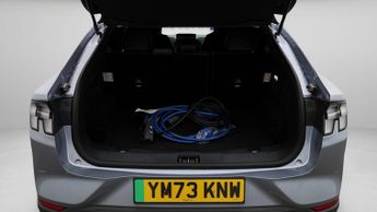 Ford Mustang Mach-E BASE