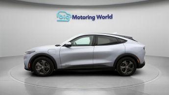 Ford Mustang Mach-E BASE