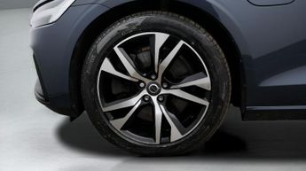 Volvo V60 RECHARGE T6 R-DESIGN AWD