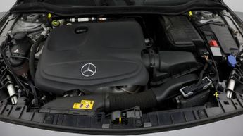 Mercedes-Benz GLA GLA 180 URBAN EDITION