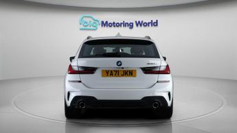 BMW 3 Series 330E M SPORT