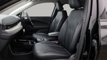 Ford Mustang Mach-E BASE