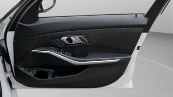 BMW 3 Series 330E SE PRO