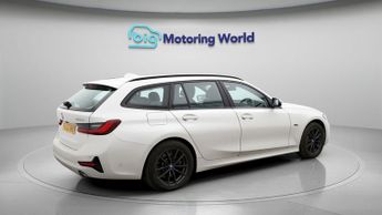 BMW 3 Series 330E SE PRO