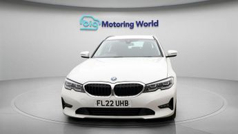 BMW 3 Series 330E SE PRO