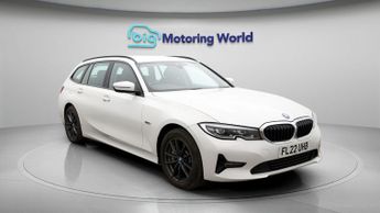 BMW 3 Series 330E SE PRO