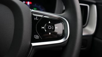 Volvo XC60 RECHARGE T6 R-DESIGN AWD