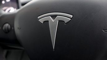 Tesla Model Y BASE