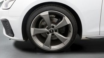 Audi A4 Avant AVANT TFSI S LINE BLACK EDITION