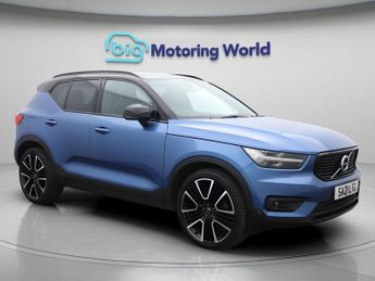 Volvo XC40 B4 R-DESIGN PRO