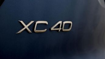 Volvo XC40 B4 R-DESIGN PRO