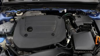 Volvo XC40 B4 R-DESIGN PRO