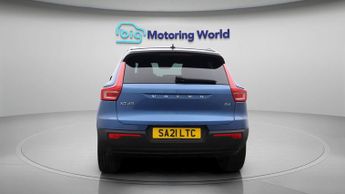 Volvo XC40 B4 R-DESIGN PRO