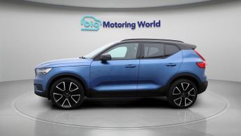 Volvo XC40 B4 R-DESIGN PRO