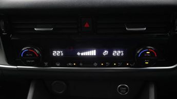 Nissan Qashqai DIG-T ACENTA PREMIUM DCT