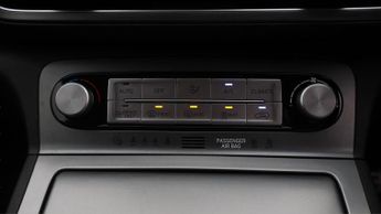 Hyundai KONA PREMIUM