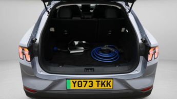 Ford Mustang Mach-E BASE