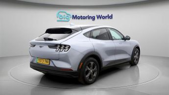 Ford Mustang Mach-E BASE